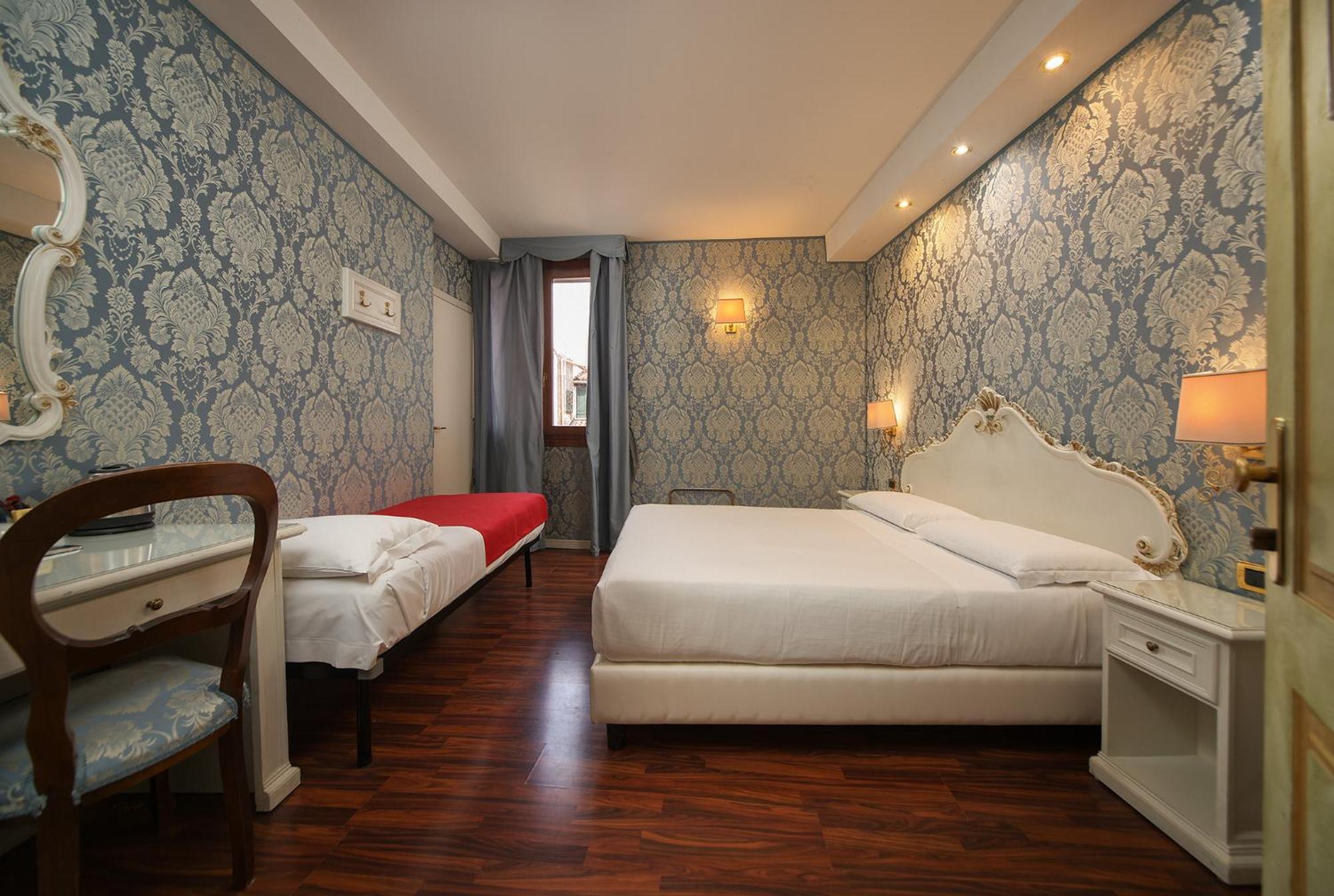 Guest house Antica 3*